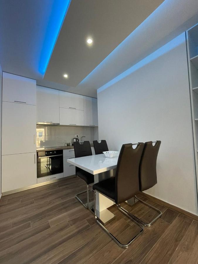 Charm Apartment Petrovac Luaran gambar