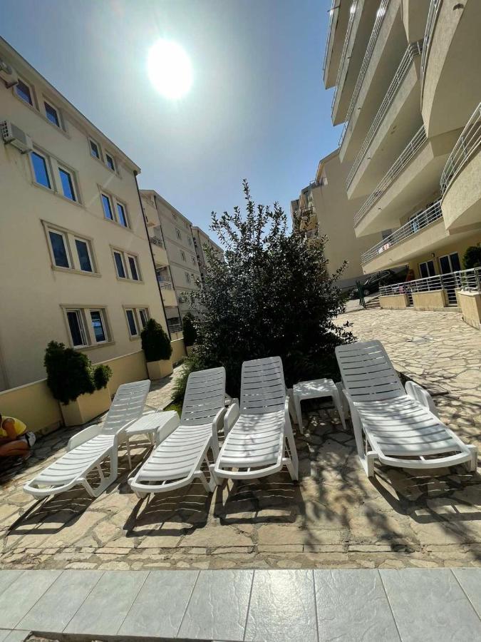 Charm Apartment Petrovac Luaran gambar